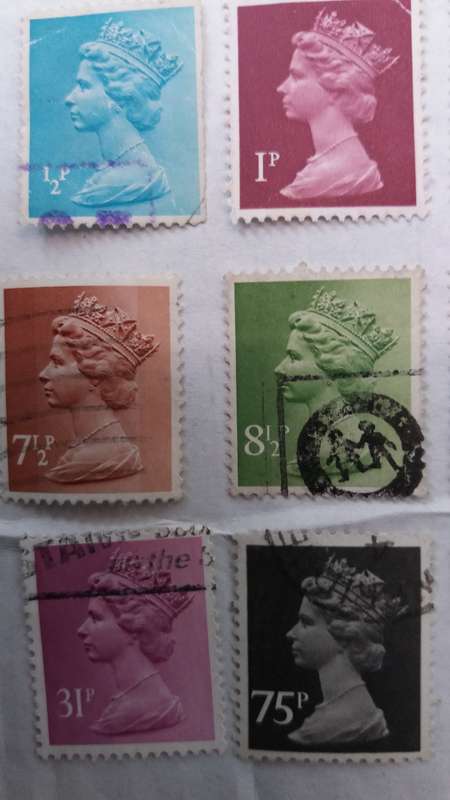 Lot of Queen Elizabeth Stamps *27 x used *