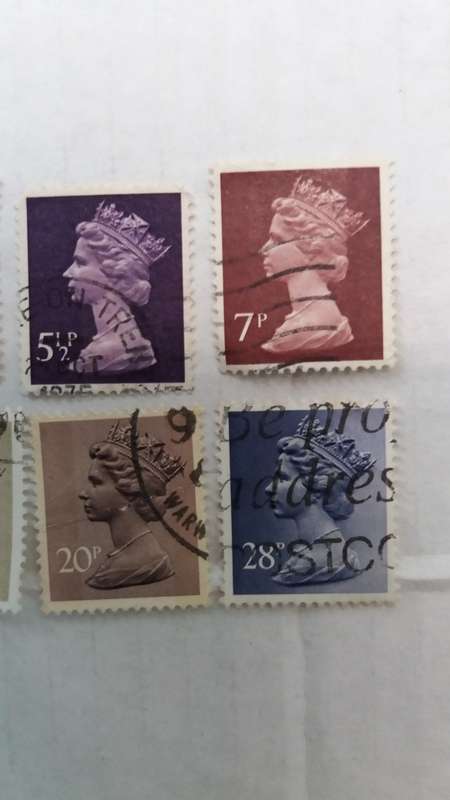 Lot of Queen Elizabeth Stamps *27 x used *