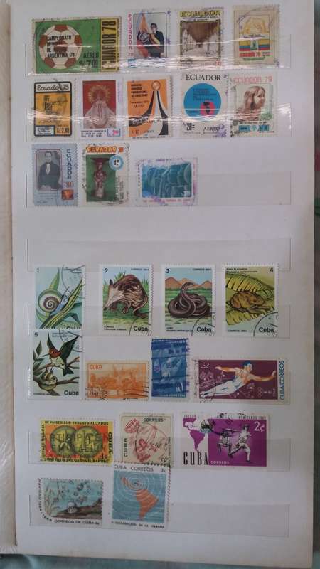 World Stamps  +- 372 stamps in Sailing Boat Album 14 pages