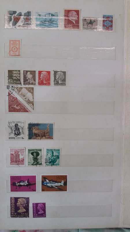 World Stamps  +- 372 stamps in Sailing Boat Album 14 pages