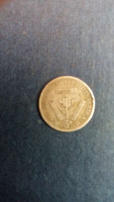 South Africa 1944 3 pence * 80 % Silver*
