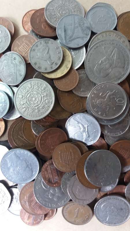 World Mix Coins - lot of 200 coins in total