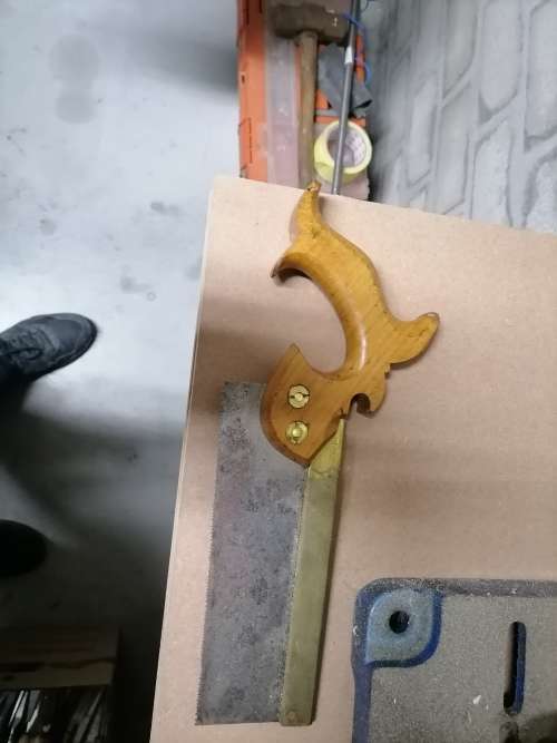 Dovetail saw