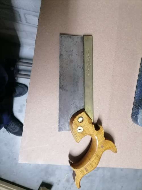 Dovetail saw