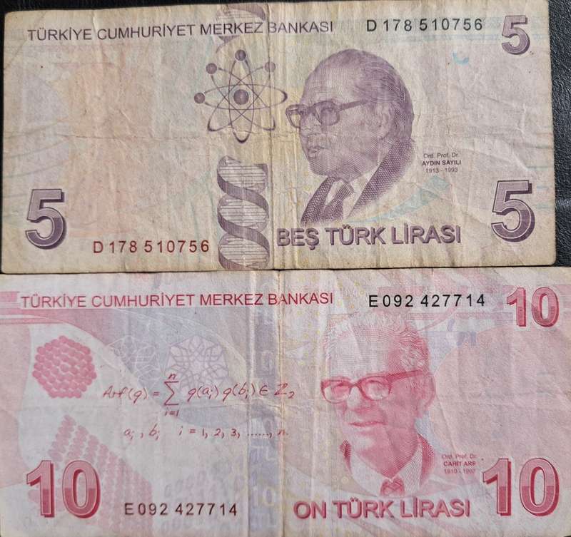 2 X Turkey Banknotes 5 & 10 lire 2009 P-222/223  VF