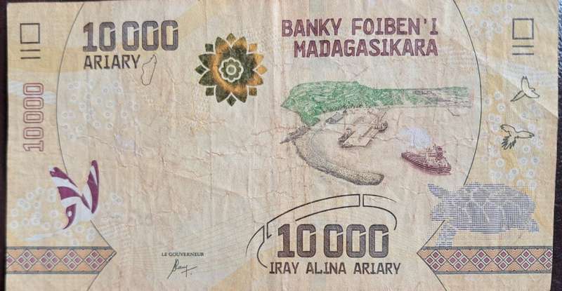 Madagascar 10,000 Ariary Banknote, 2017 ND, P-103 VF