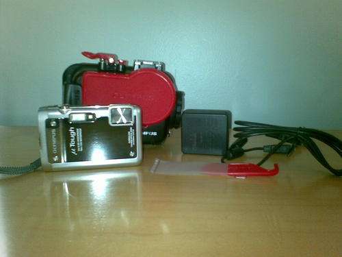 u-Tough 8010 with PT-048 Underwater Case with 4gb SD card