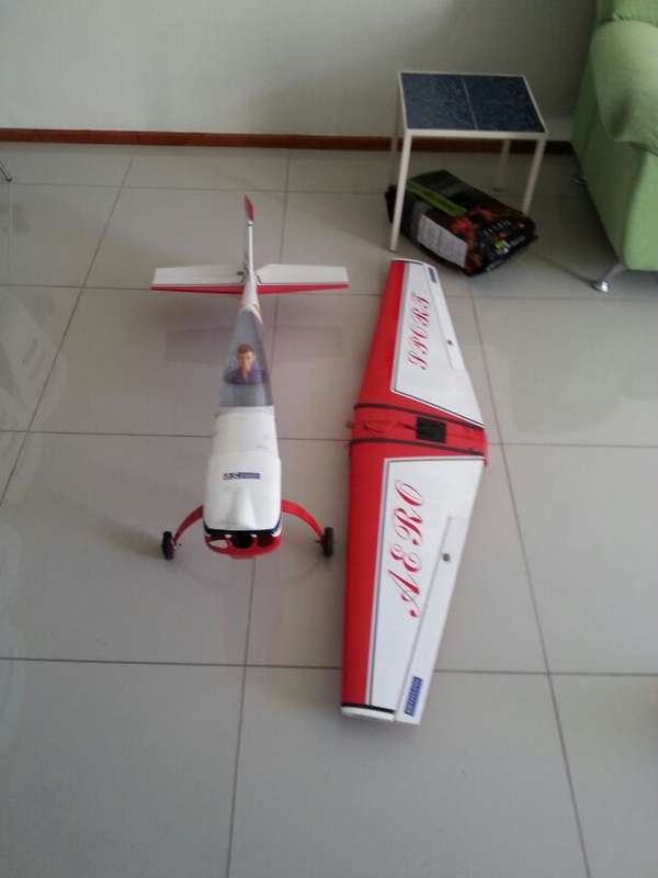 Two planes with servos (one engine)