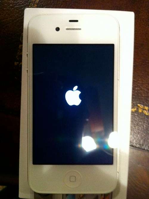 Apple iPhone 4S 16GB White Newest Model