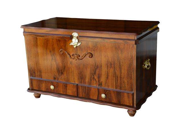 BRAND NEW BUAUTIFUL WOODEN KIST.