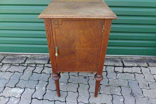 EDWARDIAN PEDASTAL 1890 - 1905 POT CUPBOARD, BASIN AND WATER