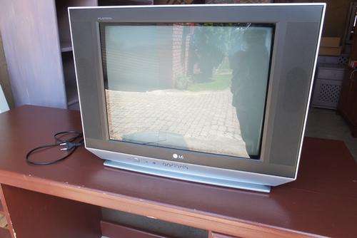 LG FLAT SCREEN TV WITH EXTENDED BACK IN PERFECT CONDITION