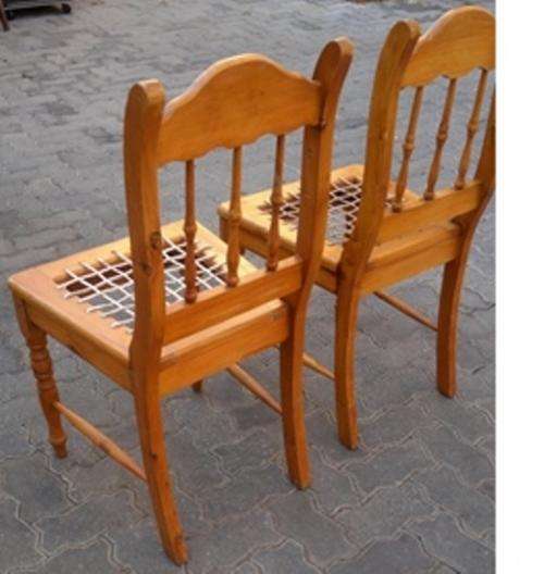 4 X BEAUTIFUL OREGON CHAIRS WITH LEATHER LATTICED SEATS IN GOOD CONDITION