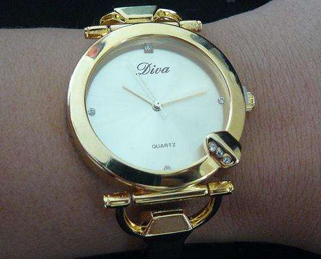 **STUNNING** - GOLD QUARTZ WATCH