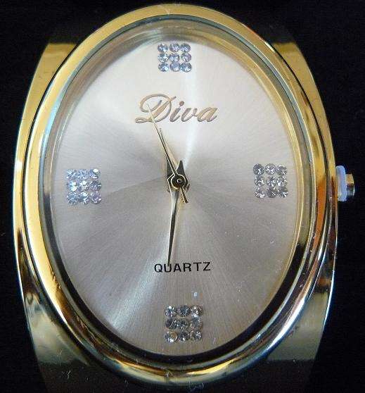 GOLD QUARTZ WATCH **BEAUTIFUL**