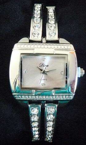 BEAUTIFUL SILVER QUARTZ WATCH
