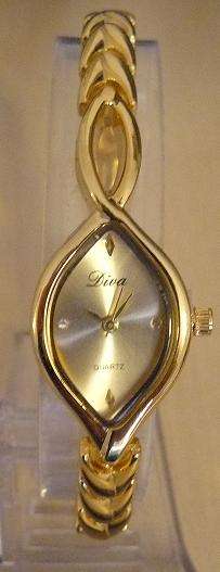 ****GOLD QUARTZ WATCH****