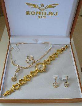 **STUNNING ladies GIFT SET** QUARTZ WATCH, EARINGS, NECKLACE & RING!!