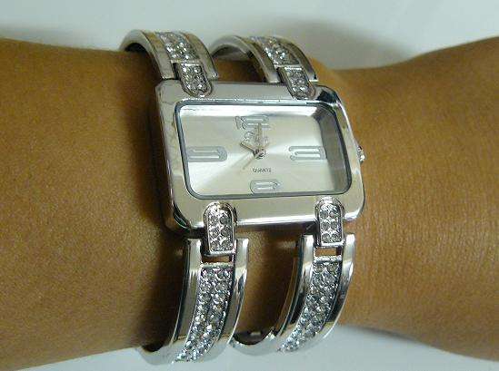 **NEW ARRIVAL**SILVER QUARTZ WATCH - STUNNING!!!