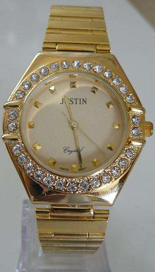 GOLD QUARTZ WATCH with DIAMONDS - **STUNNING**!!!