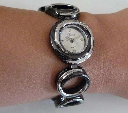 BLACK & SILVER QUARTZ WATCH - STUNNING!!!