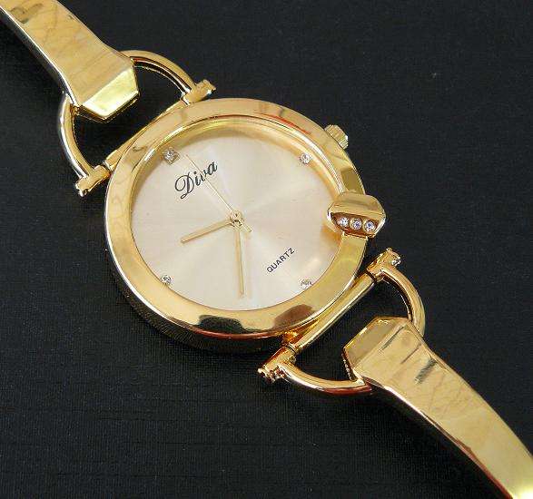 GOLD QUARTZ WATCH *something different*