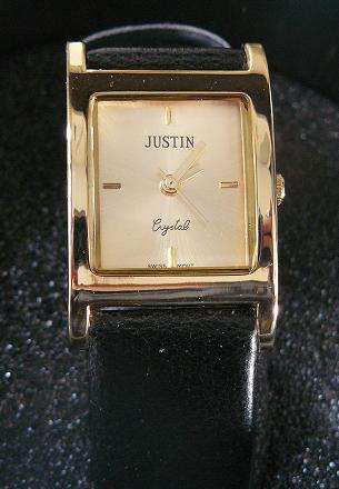 STUNNING GOLD WOMENS WATCH WITH GENUINE LEATHER STRAP