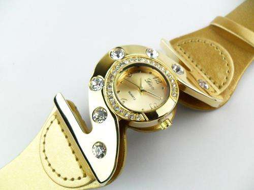 Stunning womens Gold Quartz watch!! (something different)