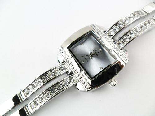 **STUNNING**-SILVER QUARTZ WATCH-