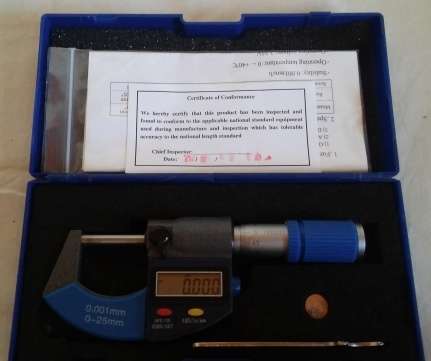 0-25MM DIGITAL OUTSIDE MICROMETER (+-18.5x9x3cm High)