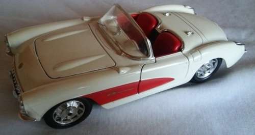 Burago - Chevrolet 1957 - Scale 1/24 - Made In Italy