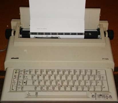 Olivetti PT 505 Electronic Type Writer