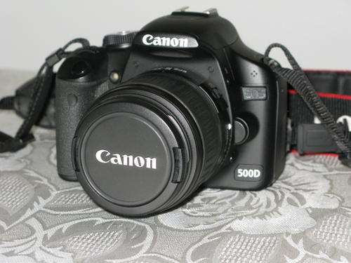 Canon 500D Camera Plus 18-55mm IS Lens Kit *LIKE NEW*Available Immediately*