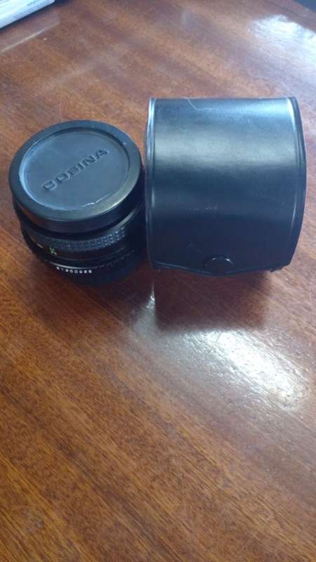 Cosina MC Cosinon-W 28mm lens w/ Case
