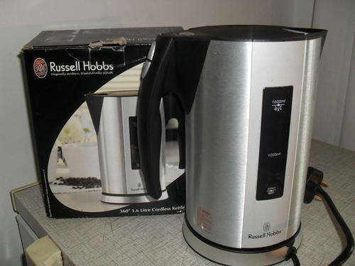 BARGAIIIIN!!!!Russel Hobbs-Concealed element Kettle BRAND NEW