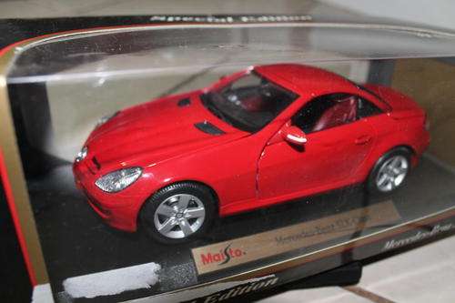 Maisto Mercedes-Benz SLK Red 1:18 in box