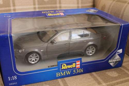 Revell BMW 530i 1:18 Grey