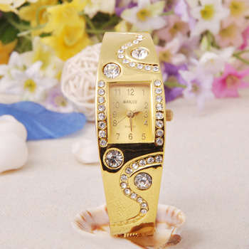 GOLD QUARTZ  WOMEN'S BRACELET BANGLE WAVE RHINESTONE CRYSTAL WATCH