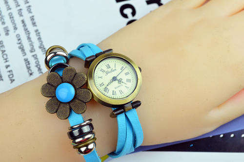 FASHION LEATHER  LADIES WATCH