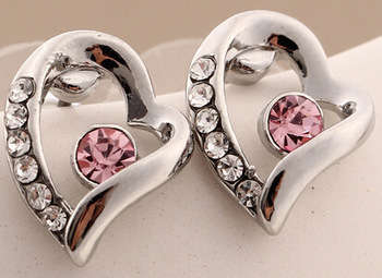 18 KT WHITE GOLD PLATED SMALL CRYSTAL EAR STUDS