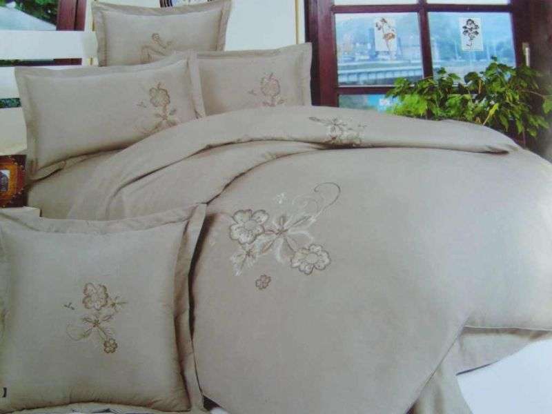 6 PIECE QUEEN SIZE WONDERFUL EMBROIDED DUVET COVER SET