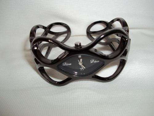 STUNNING LADYS DIVA BRACELET WATCH !!! BLACK FACE (EXELLENT QUALITY)