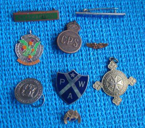 BADGE LOT