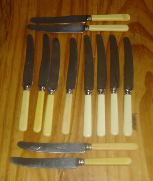 VINTAGE BONE HANDLE KNIVES
