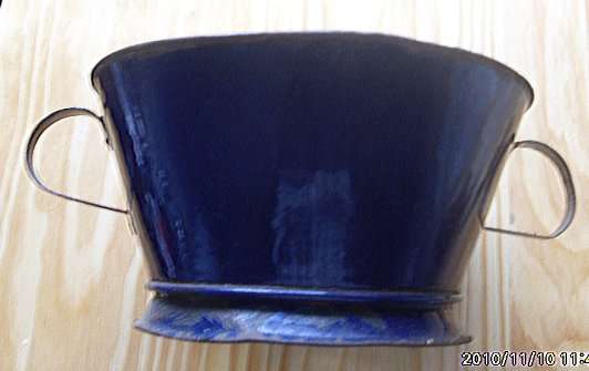 BLUE COLANDER