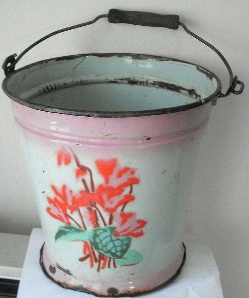 ENAMEL BUCKET
