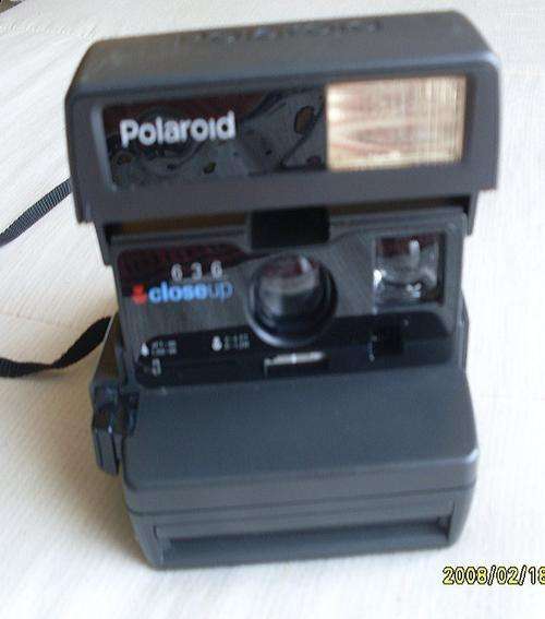 POLAROID 636 CLOSEUP CAMERA