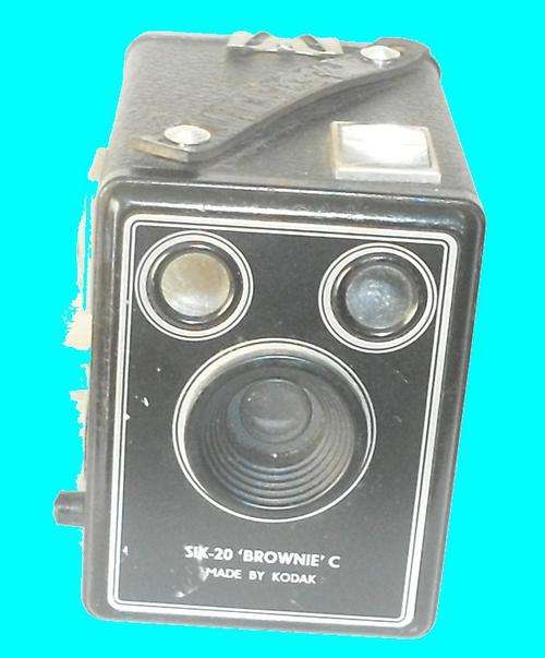 SIX-20 BROWNIE C KODAK BOX CAMERA