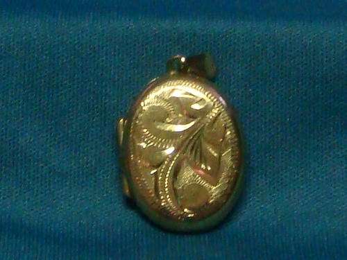 Oval shape pendant