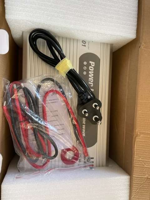 2000w - 12v Pure Sine Wave Inverter Built In Battery Charger
